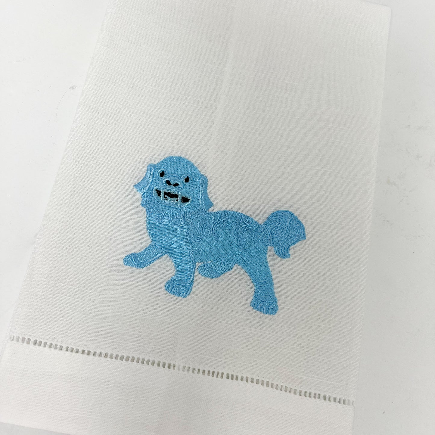 (26305) Embroidered Light Blue Foo Dog Linen Towel