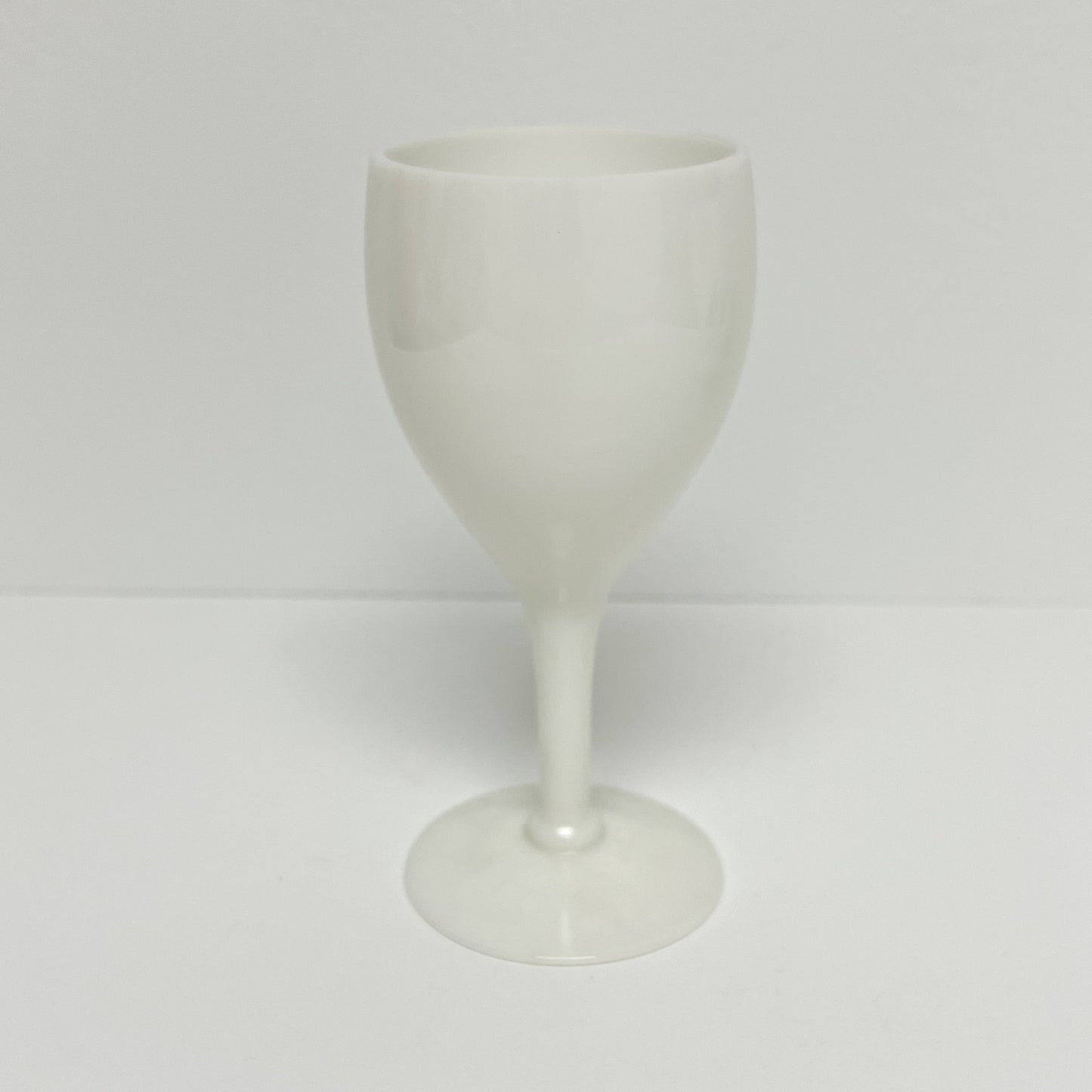 (24822) Set of Four White Opaline Small Goblets