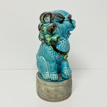 (24985) Large Blue Midcentury Foo on Gray Pedestal