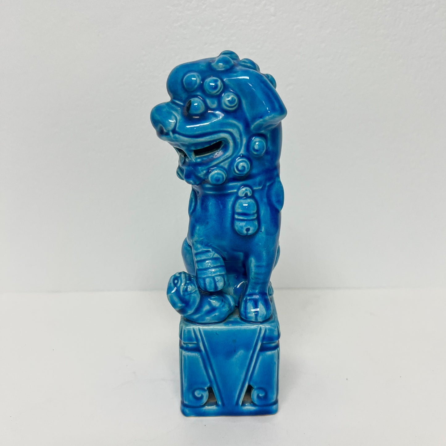 (20143) Midcentury Turquoise Female Foo Dog