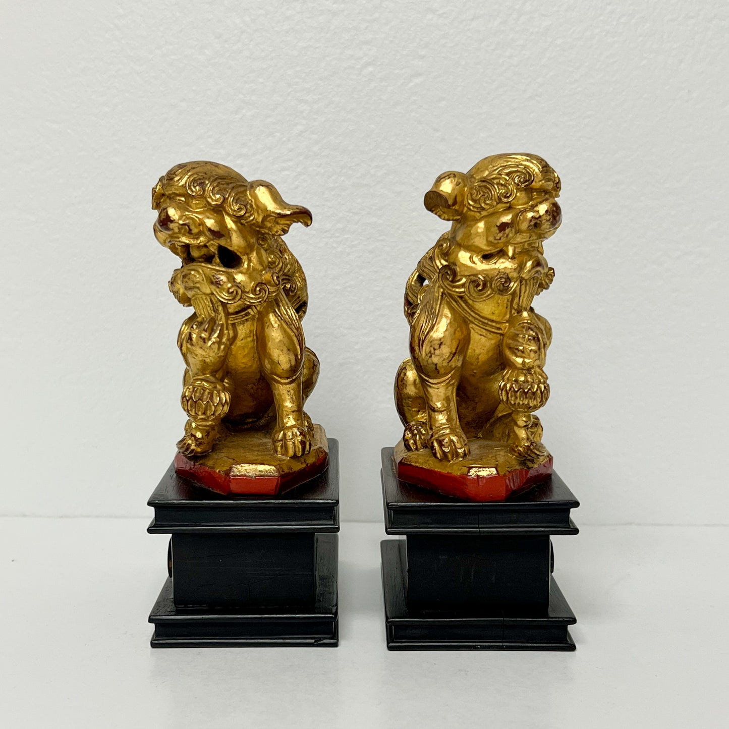 (26187) Pair of Gold Foo Dogs on Bases