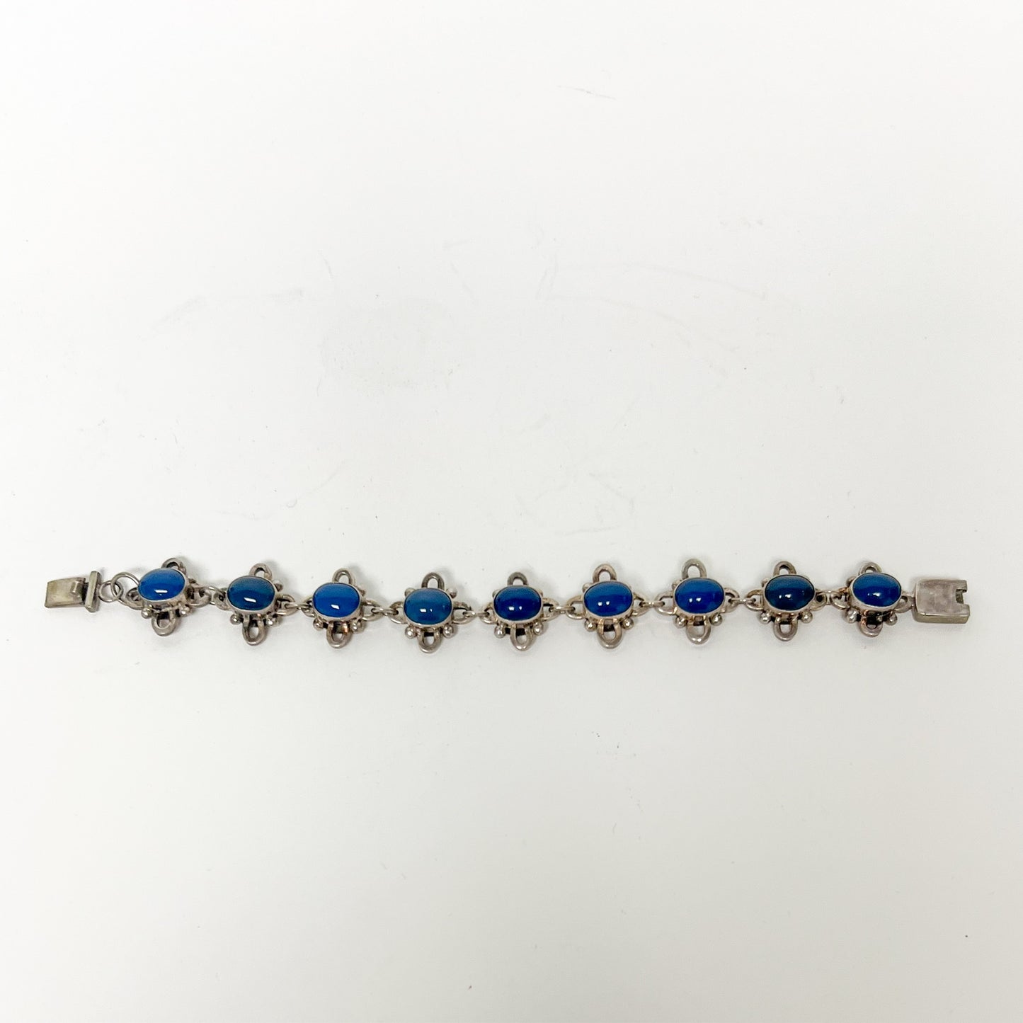 (26541) Vintage Sterling Bracelet with Blue Stones