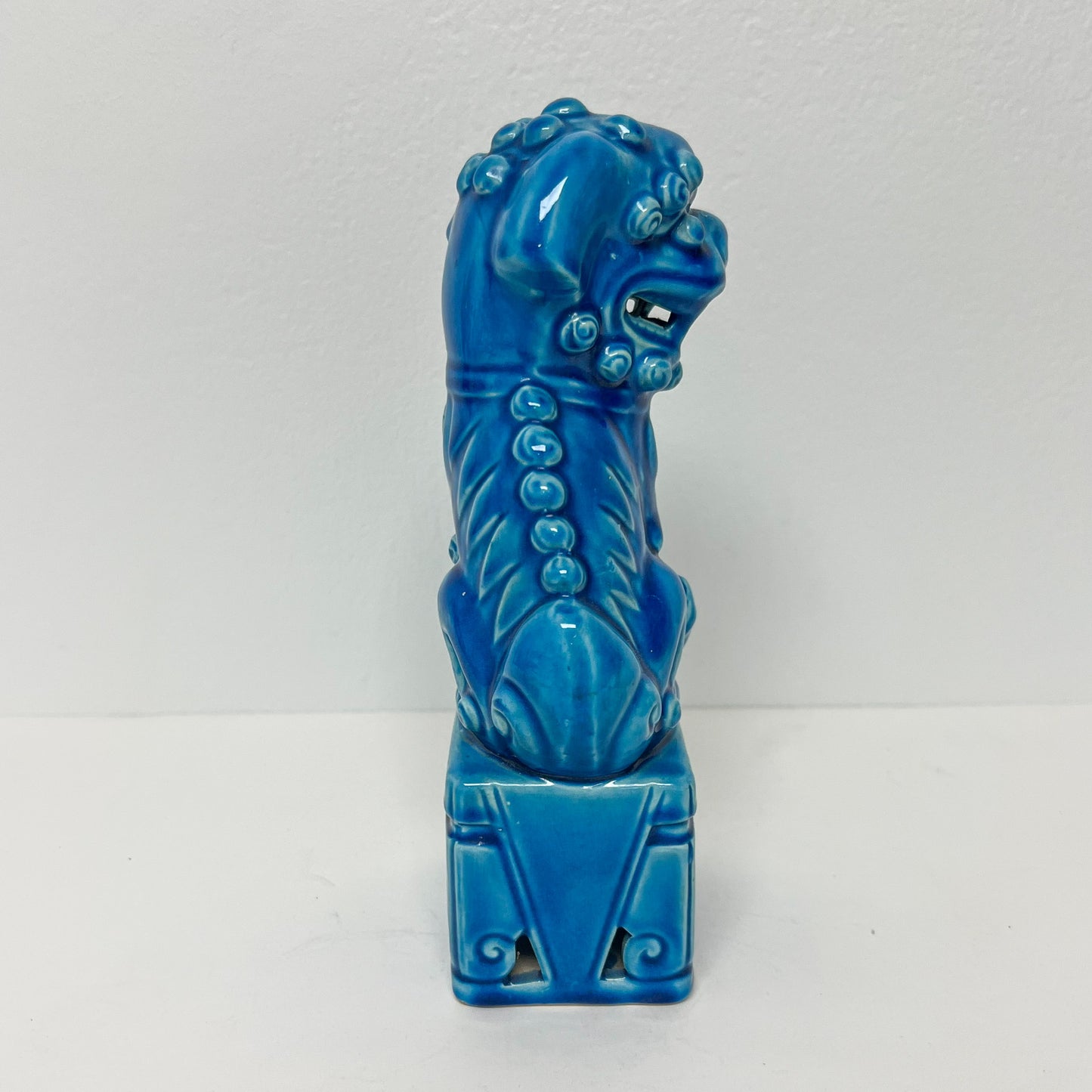 (20143) Midcentury Turquoise Female Foo Dog