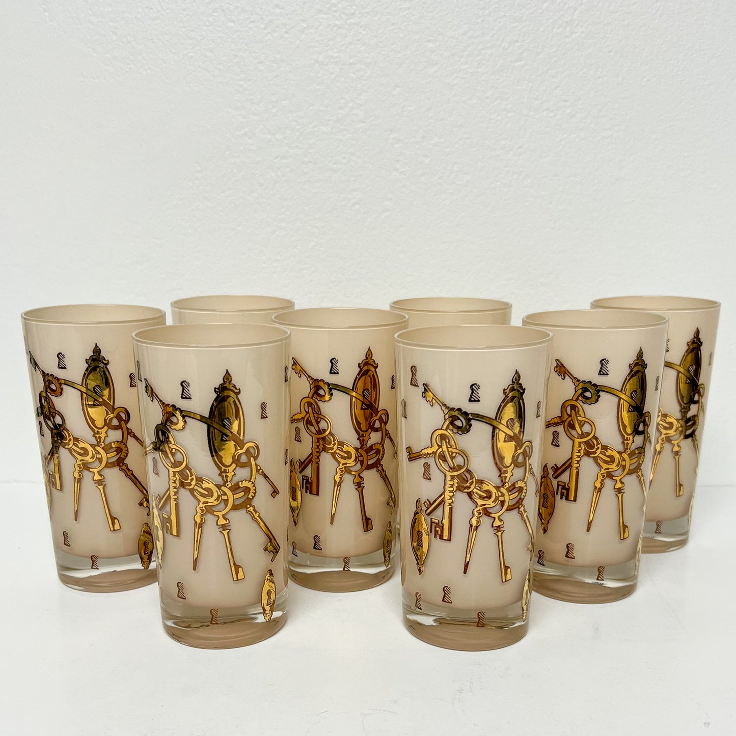 (26123) Set of Eight Midcentury Lock and Key Pale Peach Colored Highballs