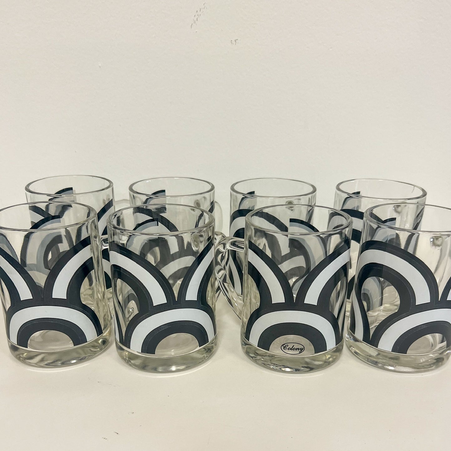(20263) Eight Retro Colony Black & White Flower Beer Mugs