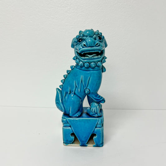 (25897) Single Turquoise Female Foo Dog Marked "China" ca. 1890-1920