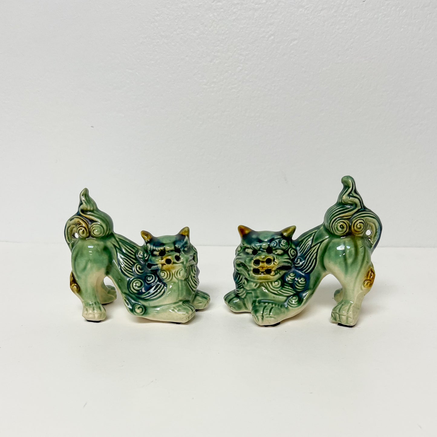 (27120) Pair of Small Midcentury Foo Dogs