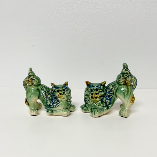 (27120) Pair of Small Midcentury Foo Dogs