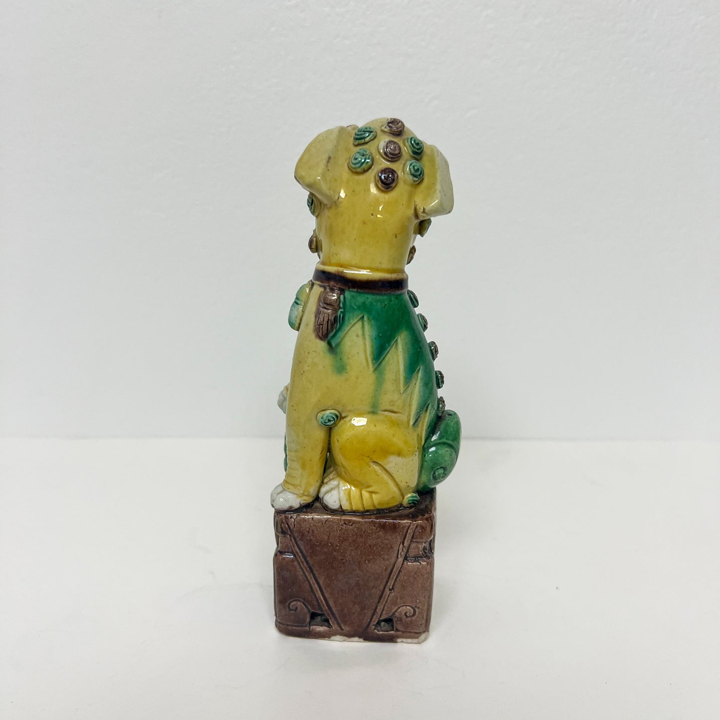 (22109) Single Female Foo Late 19C Yellow and Green