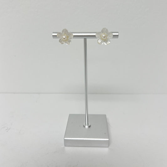 (24904) Blossom Mother of Pearl Flower Stud Earrings (Two Colors Available)