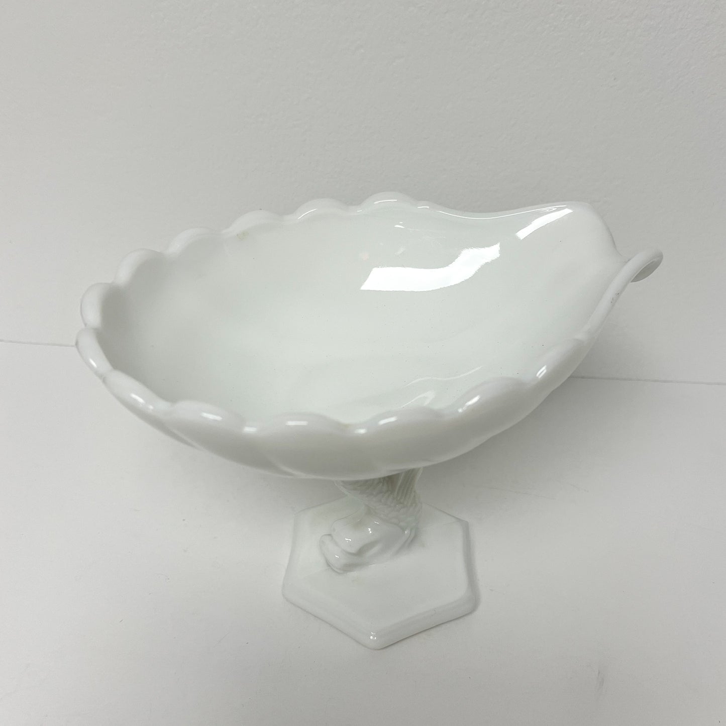 (26154) Vintage Milk Glass Compote With Dolphin Base