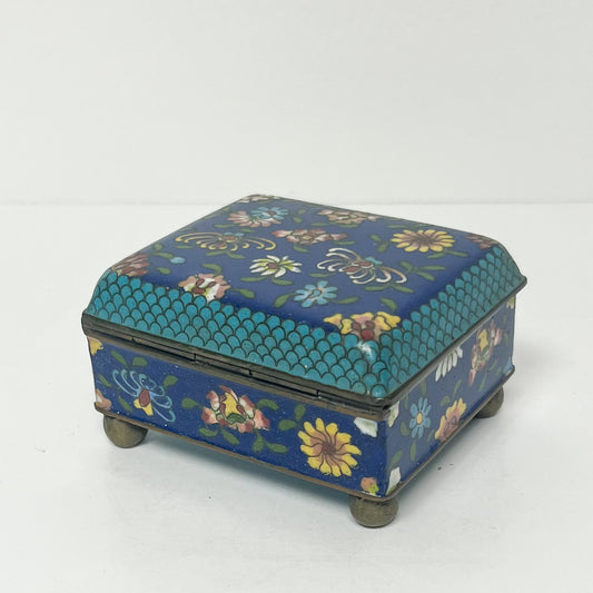 (26074) Cloisonne Footed Box ca. 1890-1920