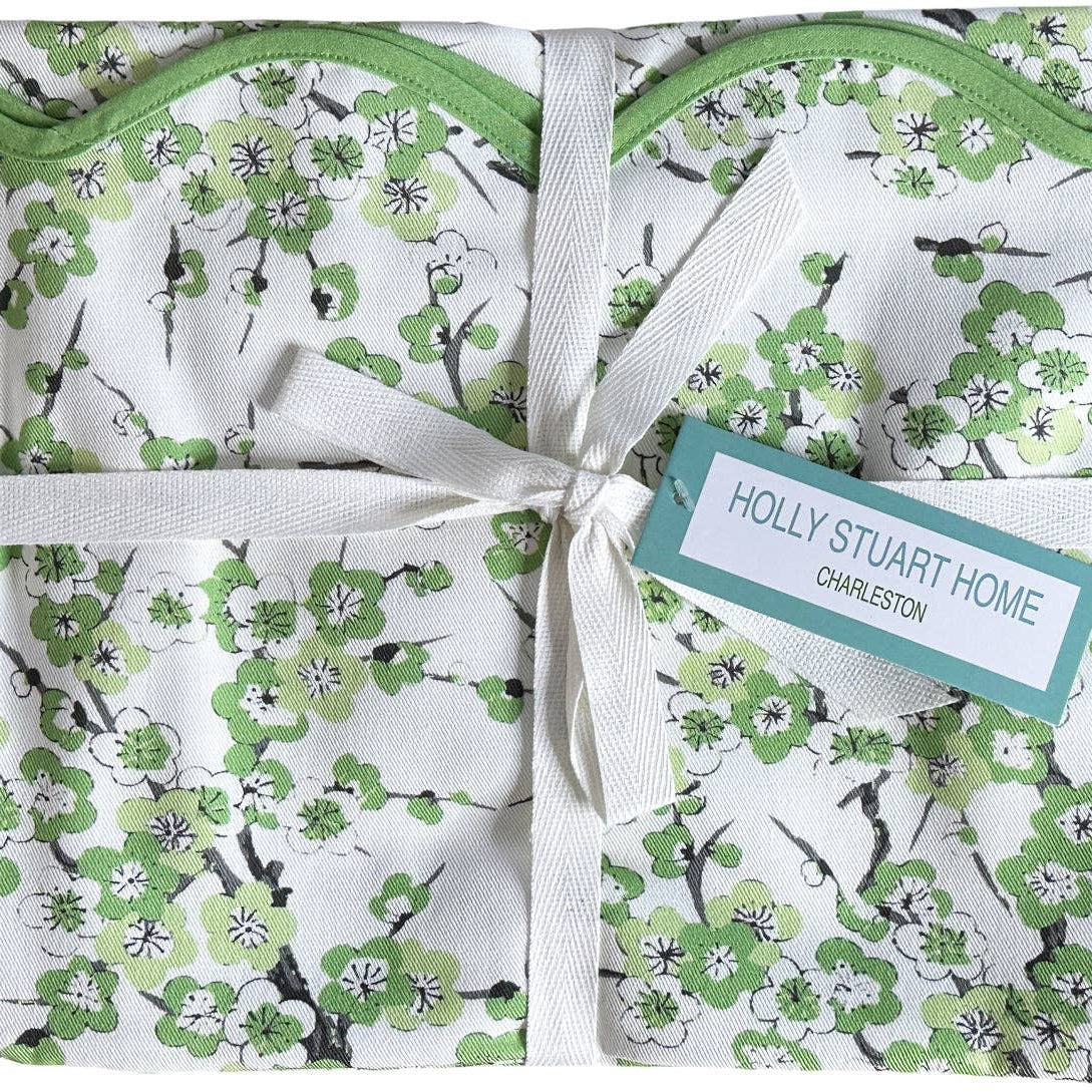 (25584) Green Blossom Game Tablecloth