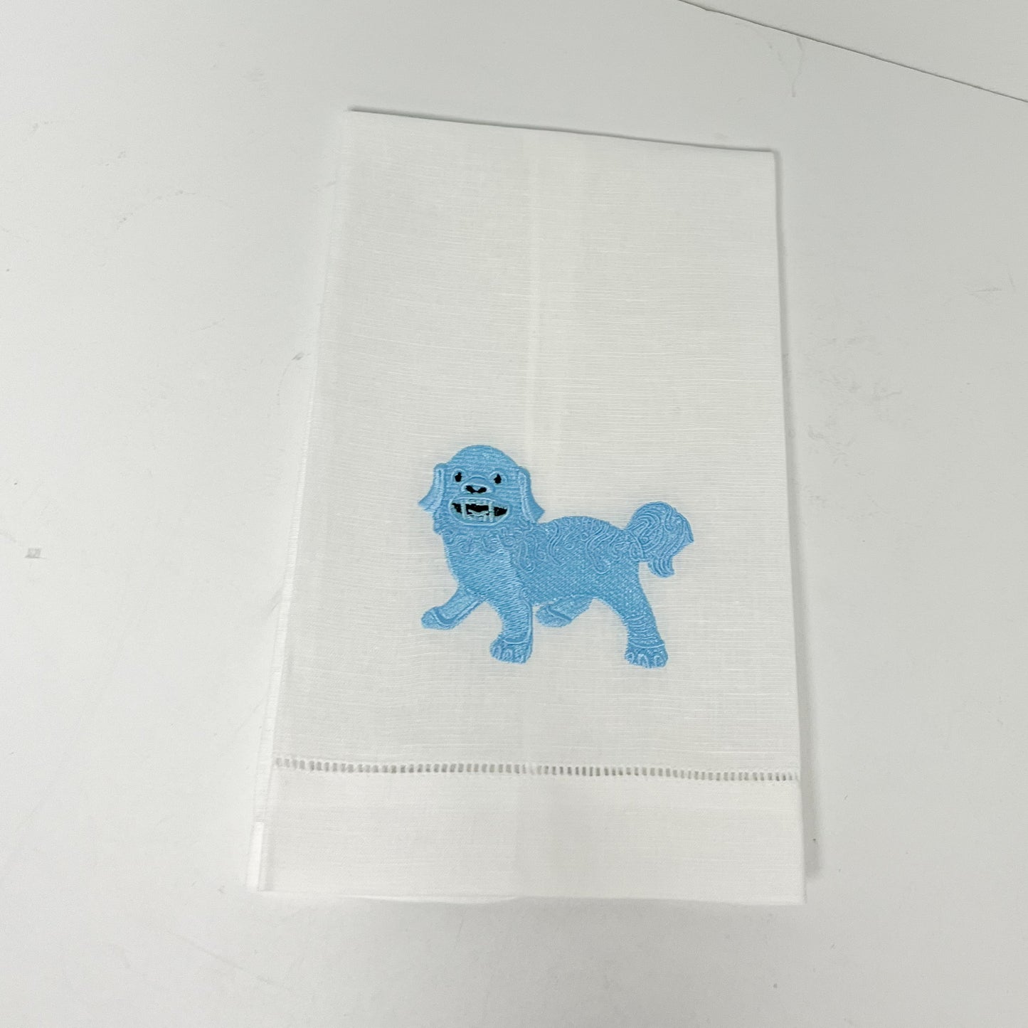 (26305) Embroidered Light Blue Foo Dog Linen Towel