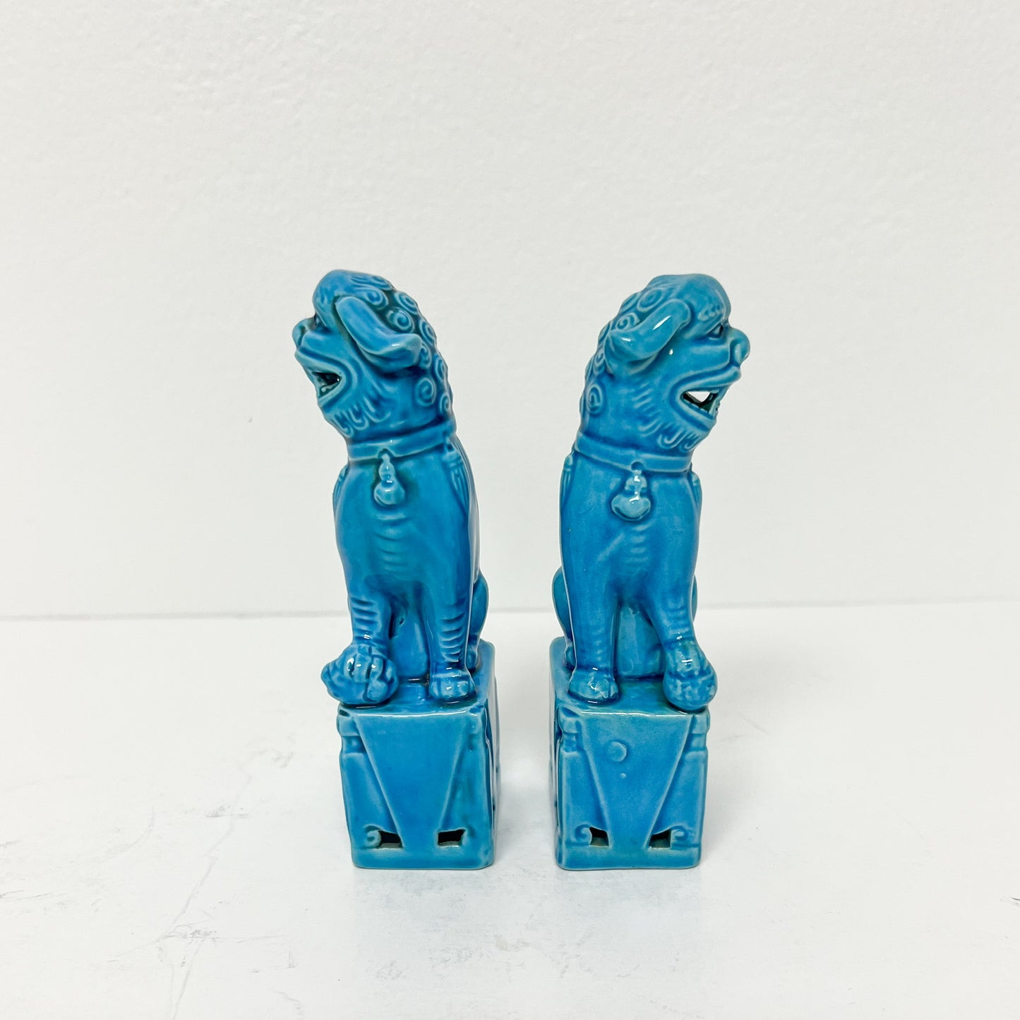 (26415) Pair of Vintage Turquoise Foo Dogs