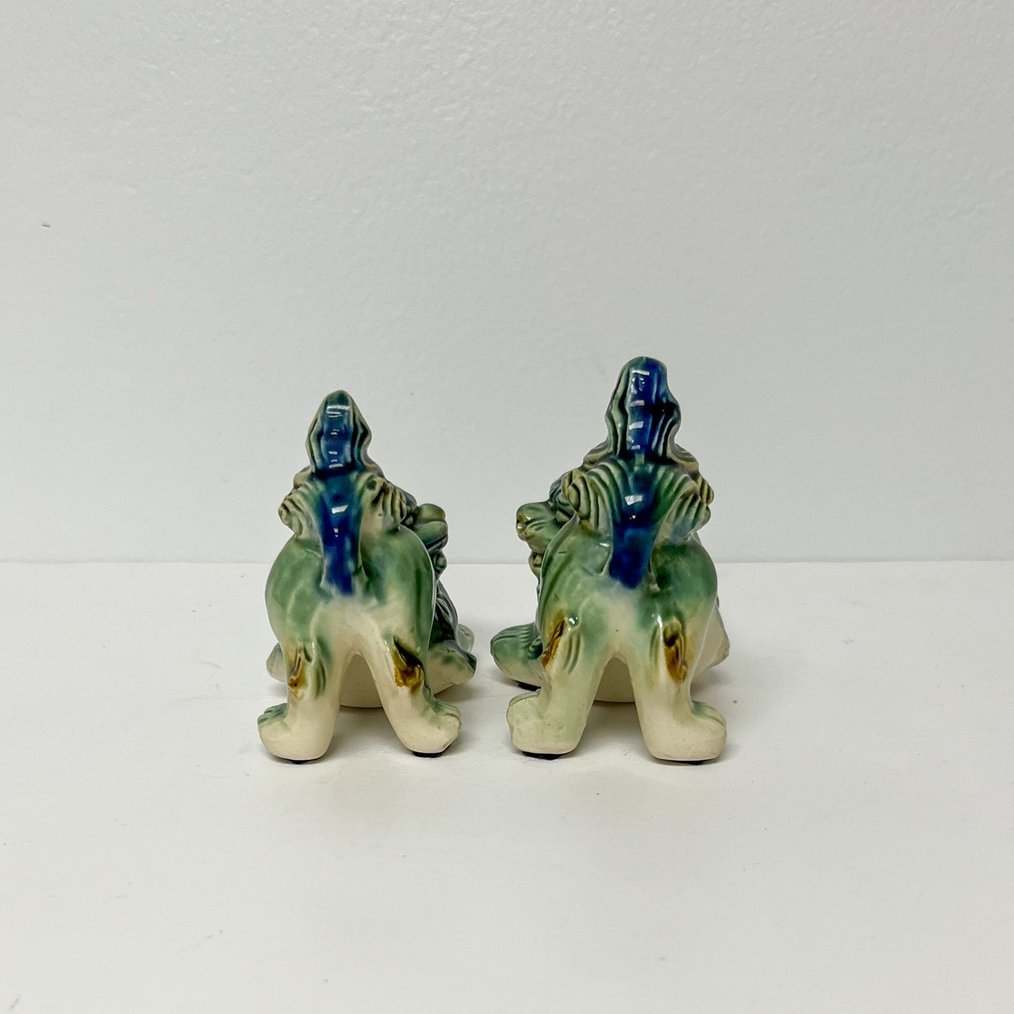 (27120) Pair of Small Midcentury Foo Dogs