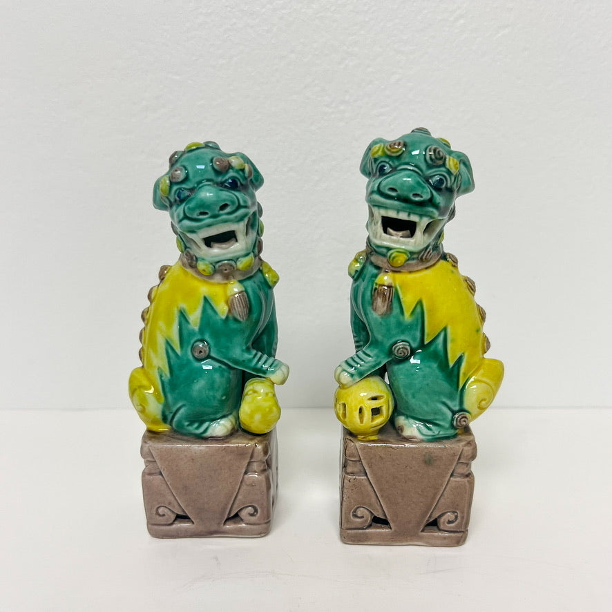 (22829) Pair of Early 20th Cen Green and Yellow Foo Dogs