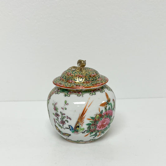(26286) 19th Cen Rose Medallion Lidded Jar
