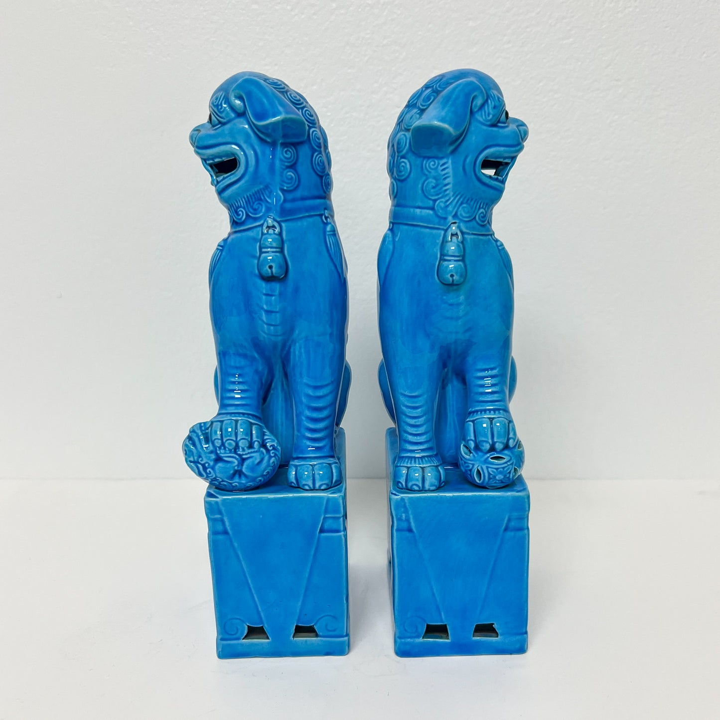 (26539) Pair of Vintage Turquoise Foo Dogs
