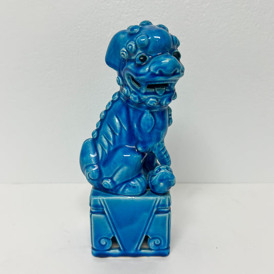 (20143) Midcentury Turquoise Female Foo Dog