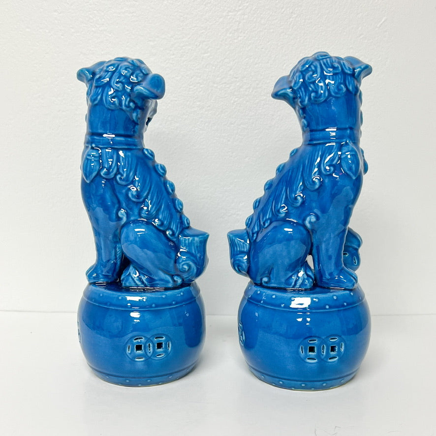 (26175) Pair of Turquoise Foo Dogs on Drum Bases