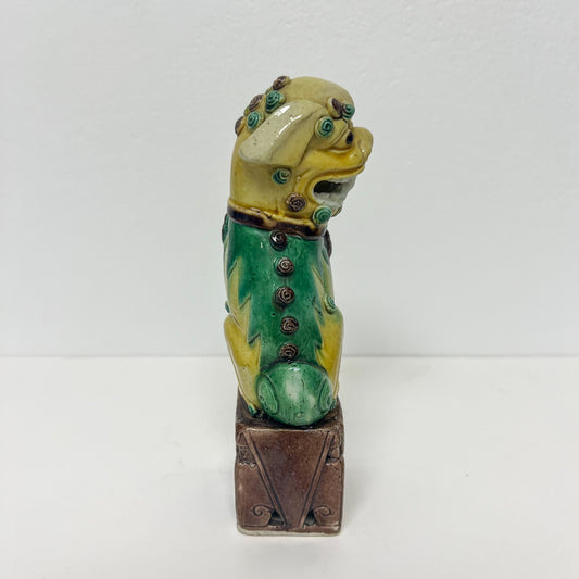 (22109) Single Female Foo Late 19C Yellow and Green