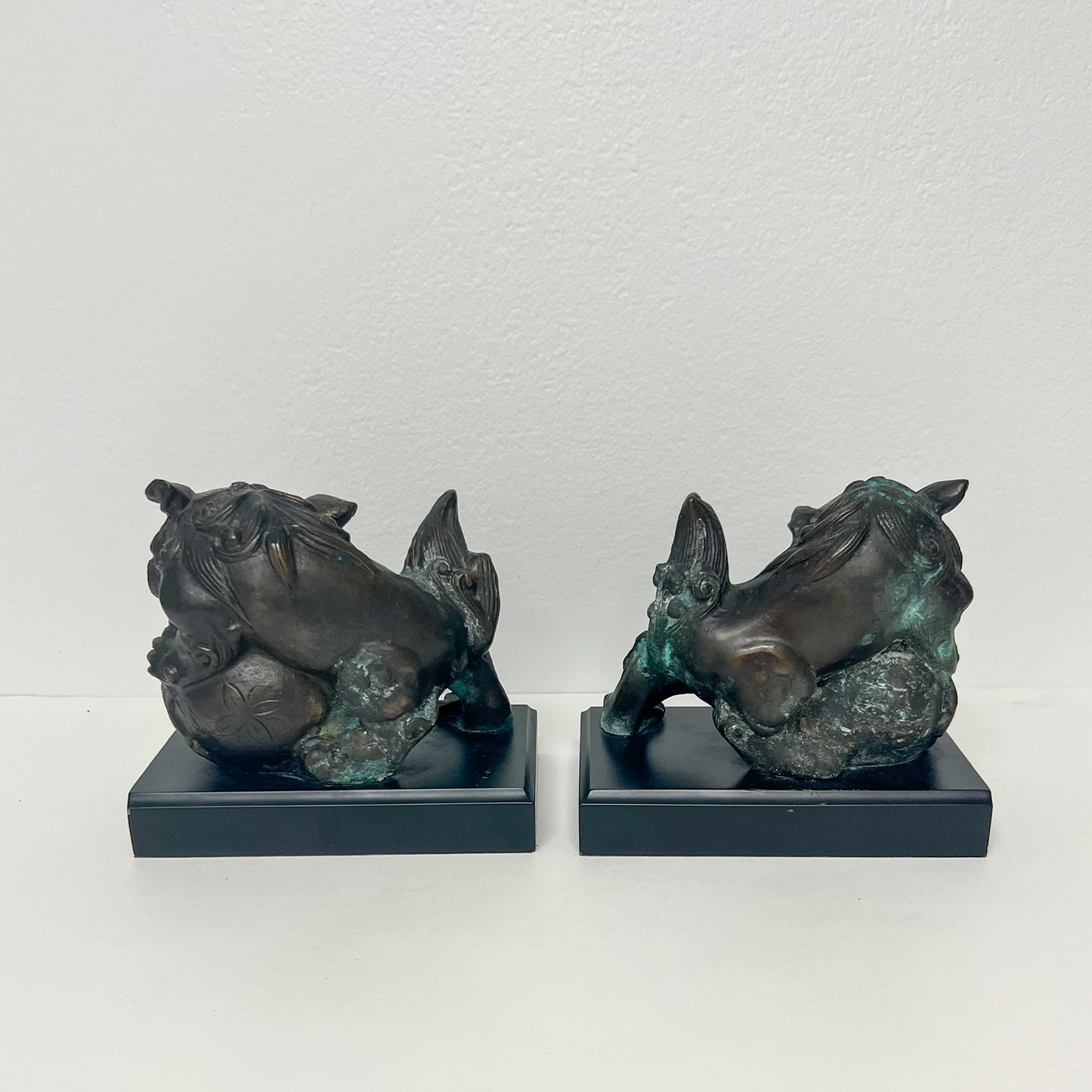 (21961) Pair of Vintage Metal Foo Dogs on Black Wood Bases
